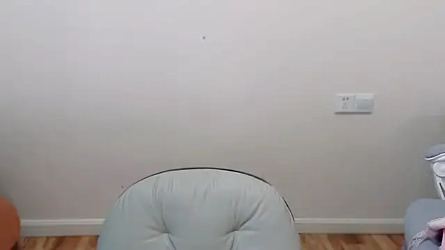 Snapshot of jinxiyao01 chatting on 05-08-26, 03:21 jinxiyao01 online show from 05-08-26, 03:21