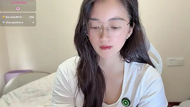 Snapshot of jinxiyao01 chatting on 06-18-26, 02:32 jinxiyao01 online show from 06-18-26, 02:32