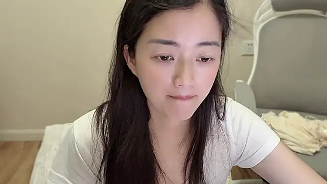 Snapshot of jinxiyao01 chatting on 06-07-26, 02:28 jinxiyao01 online show from 06-07-26, 02:28
