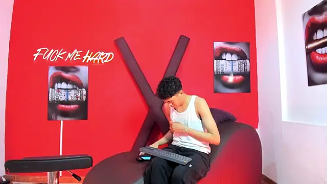 SKYN MAN online show from 04-10-26, 01:34