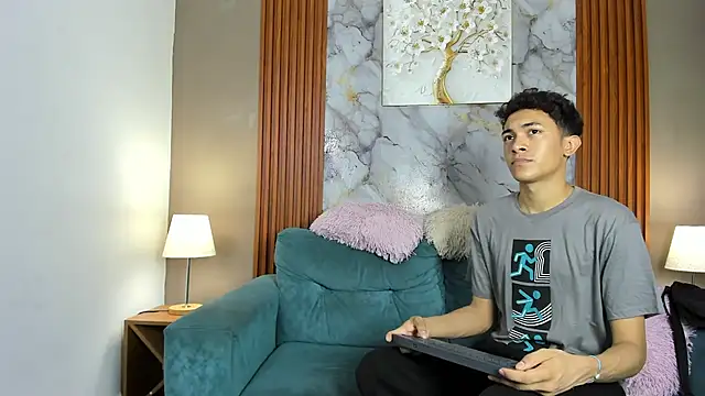 SKYN MAN online show from 04-12-26, 01:20