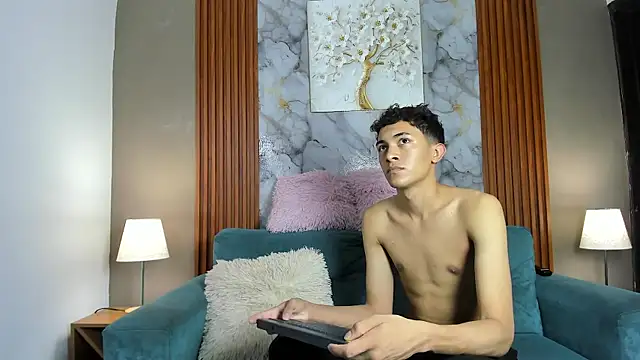 SKYN MAN online show from 04-05-26, 01:23