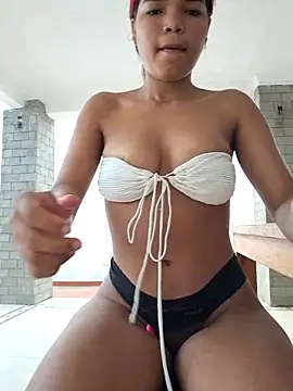 Rihanna em  online show from 03-08-26, 12:30