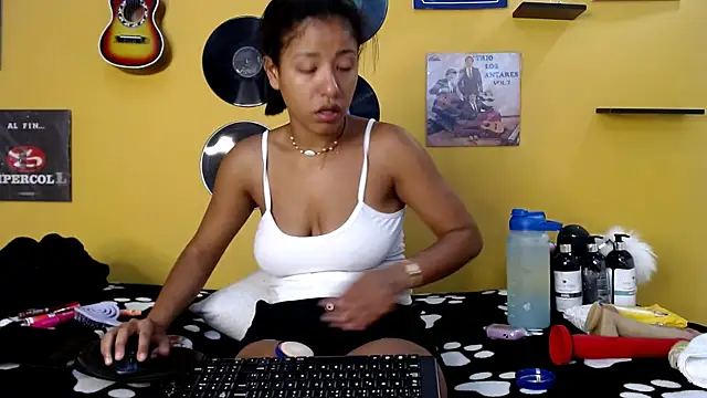 lilithevil32 online show from 04-09-26, 01:51