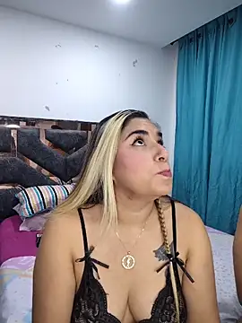 DulceAndChef online show from 04-22-26, 05:25