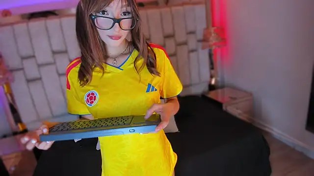 FoxxxyPink online show from 04-04-26, 08:15