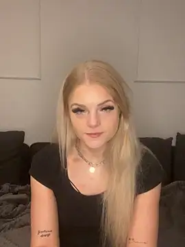 Snapshot of Luna-Noire chatting on 03-03-26, 08:16 Luna-Noire online show from 03-03-26, 08:16