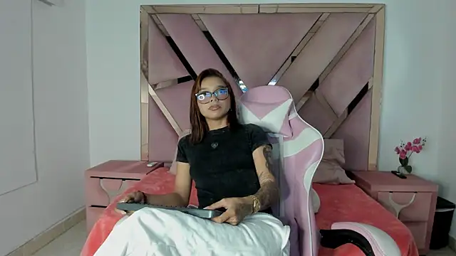 Snapshot of Angell_cherryht chatting on 06-26-26, 08:47 Angell cherryht online show from 06-26-26, 08:47