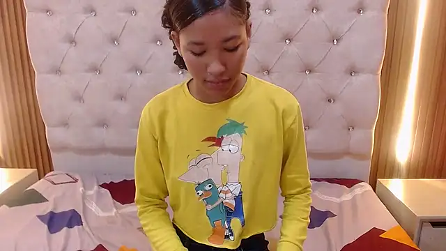 skiaracl202 online show from 03-26-26, 04:11