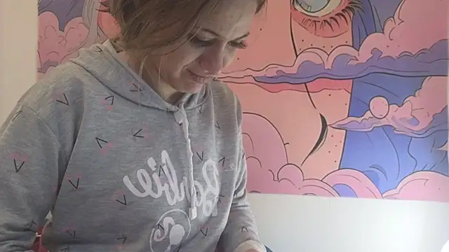 Caroline hernandes online show from 06-19-26, 01:28