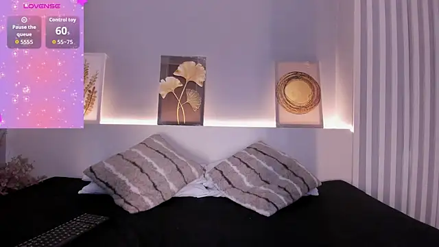 ManuelaMontes  online show from 05-17-26, 01:22