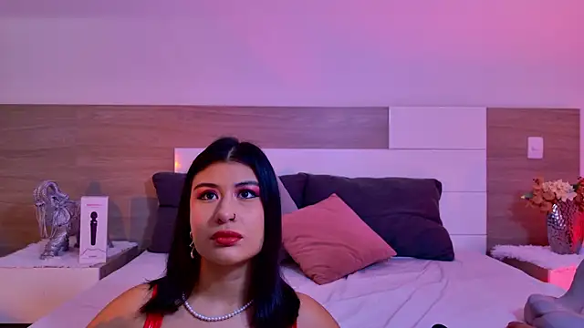 DaphneWayne online show from 04-17-26, 07:06