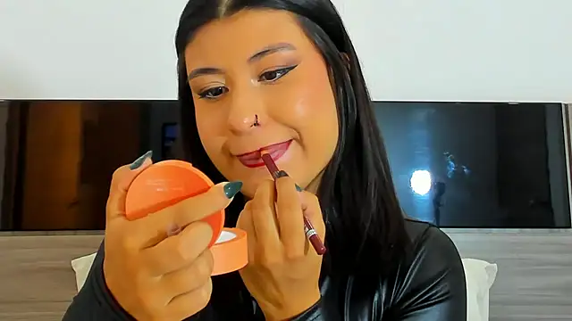 DaphneWayne online show from 04-15-26, 07:40