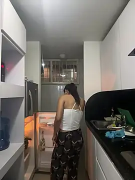 Sweetroseof online show from 04-10-26, 11:45