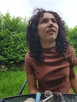 Isabella Stark online show from 04-24-26, 11:45