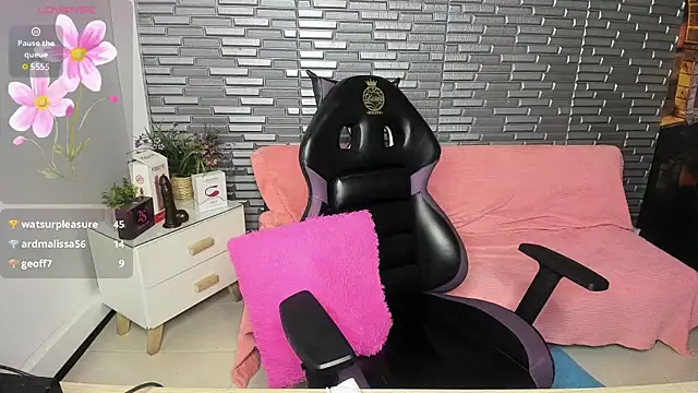 Ana maria 08 online show from 04-18-26, 07:07