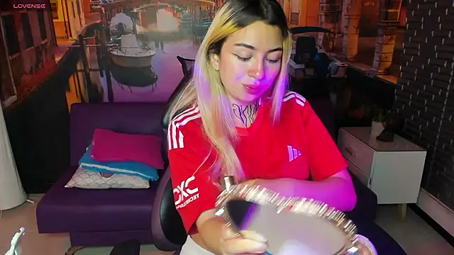 Tamaraa velez online show from 03-15-26, 01:18