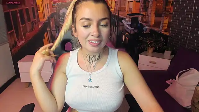 Tamaraa velez online show from 04-06-26, 09:05