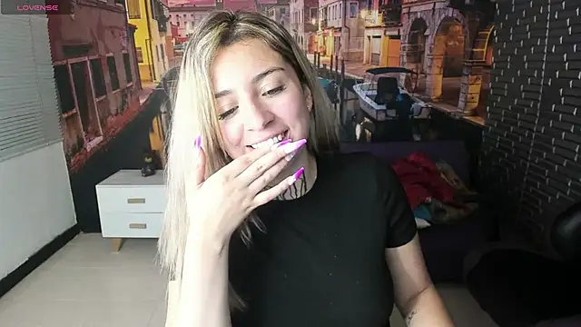 Tamaraa velez online show from 04-17-26, 10:01