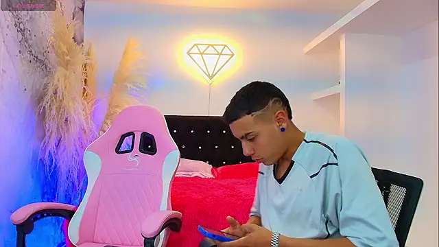 Ariatna Andy online show from 03-28-26, 08:43