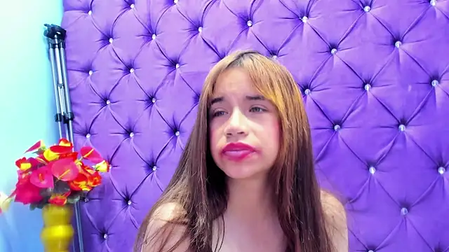 ZoeBarbiee online show from 03-12-26, 08:51