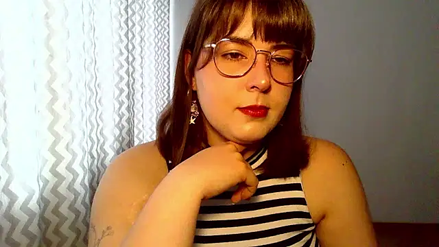 Snapshot of ClaraHard chatting on 07-07-26, 08:40 ClaraHard online show from 07-07-26, 08:40