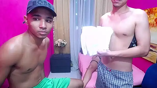 hotsex couple online show from 04-13-26, 07:18