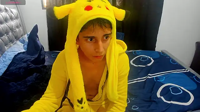 gomitaboy1 online show from 03-26-26, 07:01