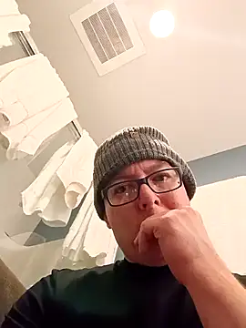 luckilyfound3 online show from 03-12-26, 09:35