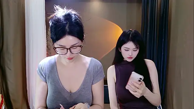 Snapshot of Banana-Milk69 chatting on 06-27-26, 01:11 Banana-Milk69 online show from 06-27-26, 01:11