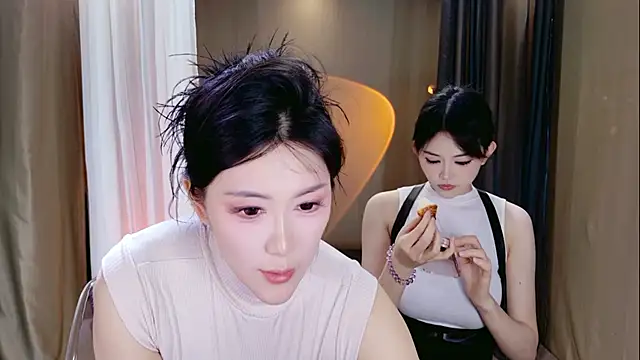 Banana-Milk69 online show from 05-18-26, 01:17