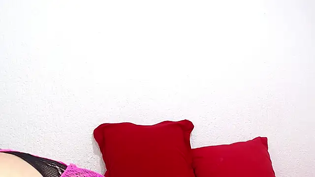 Snapshot of sexxylatinx1 chatting on 06-06-26, 02:11 sexxylatinx1 online show from 06-06-26, 02:11
