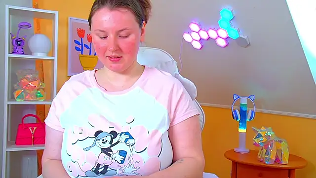 MelodyMoores online show from 04-22-26, 06:42