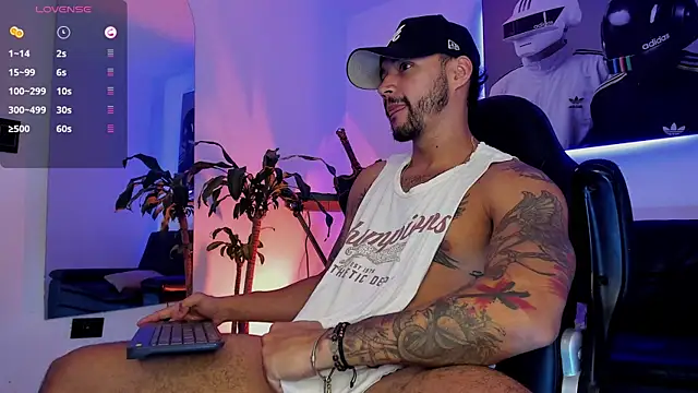 Snapshot of NikoHank_ chatting on 07-19-26, 05:27 NikoHank online show from 07-19-26, 05:27