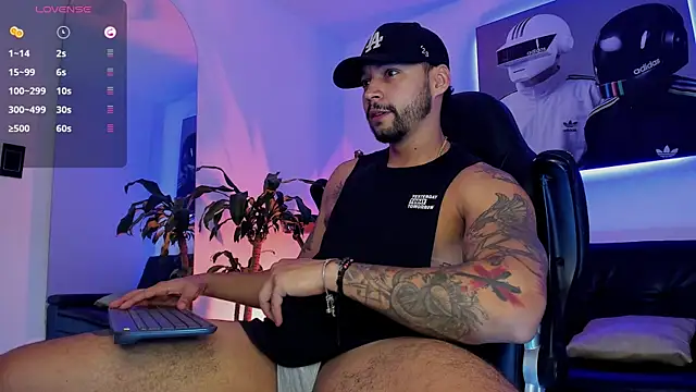 Snapshot of NikoHank_ chatting on 07-22-26, 06:59 NikoHank online show from 07-22-26, 06:59