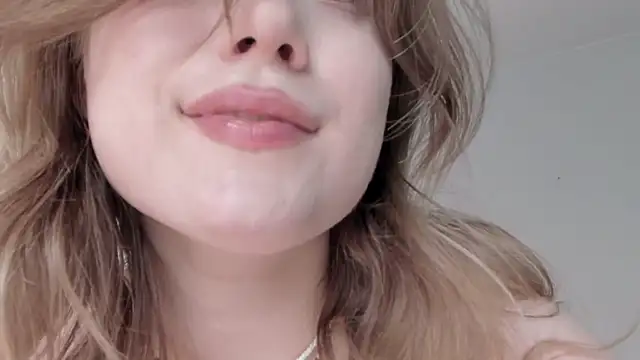 Snapshot of JennyHardy chatting on 06-26-26, 01:50 JennyHardy online show from 06-26-26, 01:50