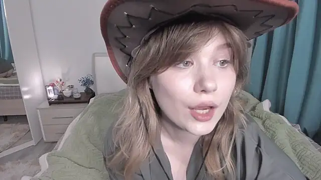 Snapshot of JennyHardy chatting on 07-04-26, 03:27 JennyHardy online show from 07-04-26, 03:27