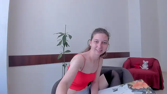 Snapshot of Ellina_Star chatting on 06-19-26, 08:20 Ellina Star online show from 06-19-26, 08:20