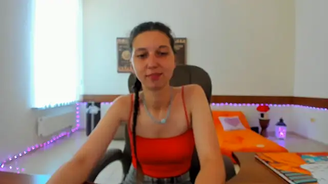 Snapshot of Ellina_Star chatting on 07-11-26, 08:14 Ellina Star online show from 07-11-26, 08:14