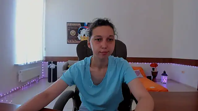 Snapshot of Ellina_Star chatting on 07-01-26, 08:25 Ellina Star online show from 07-01-26, 08:25