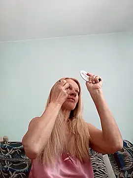 ViktoriaSexi1 online show from 05-05-26, 07:55