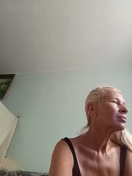Snapshot of ViktoriaSexi1 chatting on 07-04-26, 05:36 ViktoriaSexi1 online show from 07-04-26, 05:36