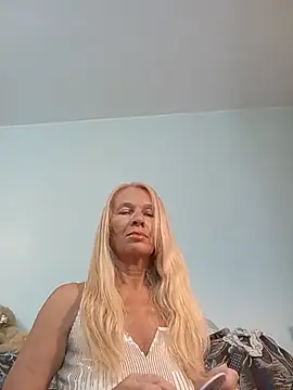 ViktoriaSexi1 online show from 06-01-26, 07:24