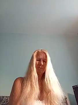 Snapshot of ViktoriaSexi1 chatting on 06-13-26, 04:32 ViktoriaSexi1 online show from 06-13-26, 04:32