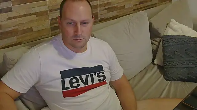 lustonfan online show from 05-10-26, 07:05
