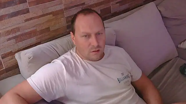 lustonfan online show from 05-05-26, 01:58