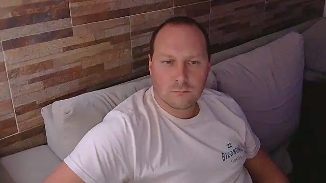 lustonfan online show from 05-05-26, 01:52