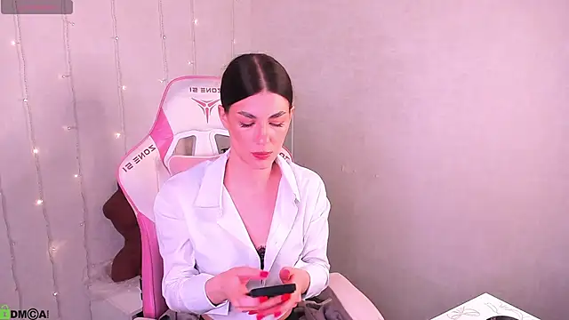LunaRossaa online show from 05-19-26, 11:56