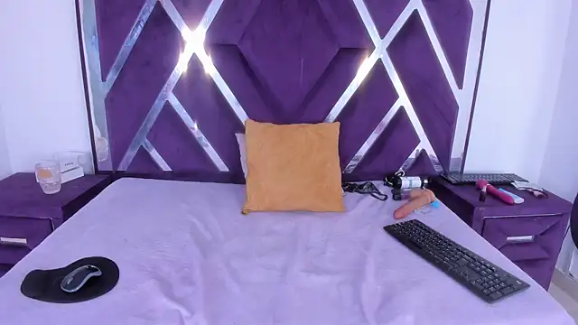 Mairaasm online show from 04-18-26, 04:53