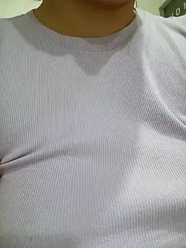 Emi hot1 online show from 03-11-26, 10:31